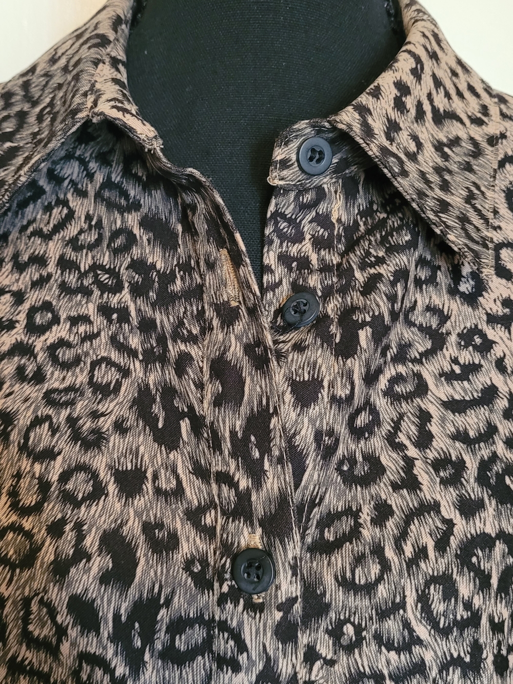 Notations Taupe and Black Leopard Print Button-Down Shirt Size L - Picture 3 of 10